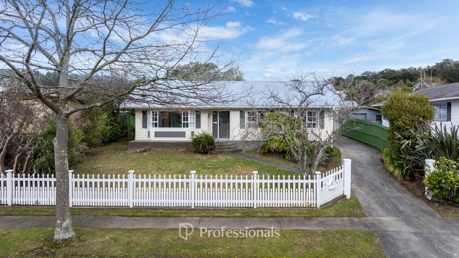 Photo 16 of 76 Gemstone Drive, Birchville, Upper Hutt