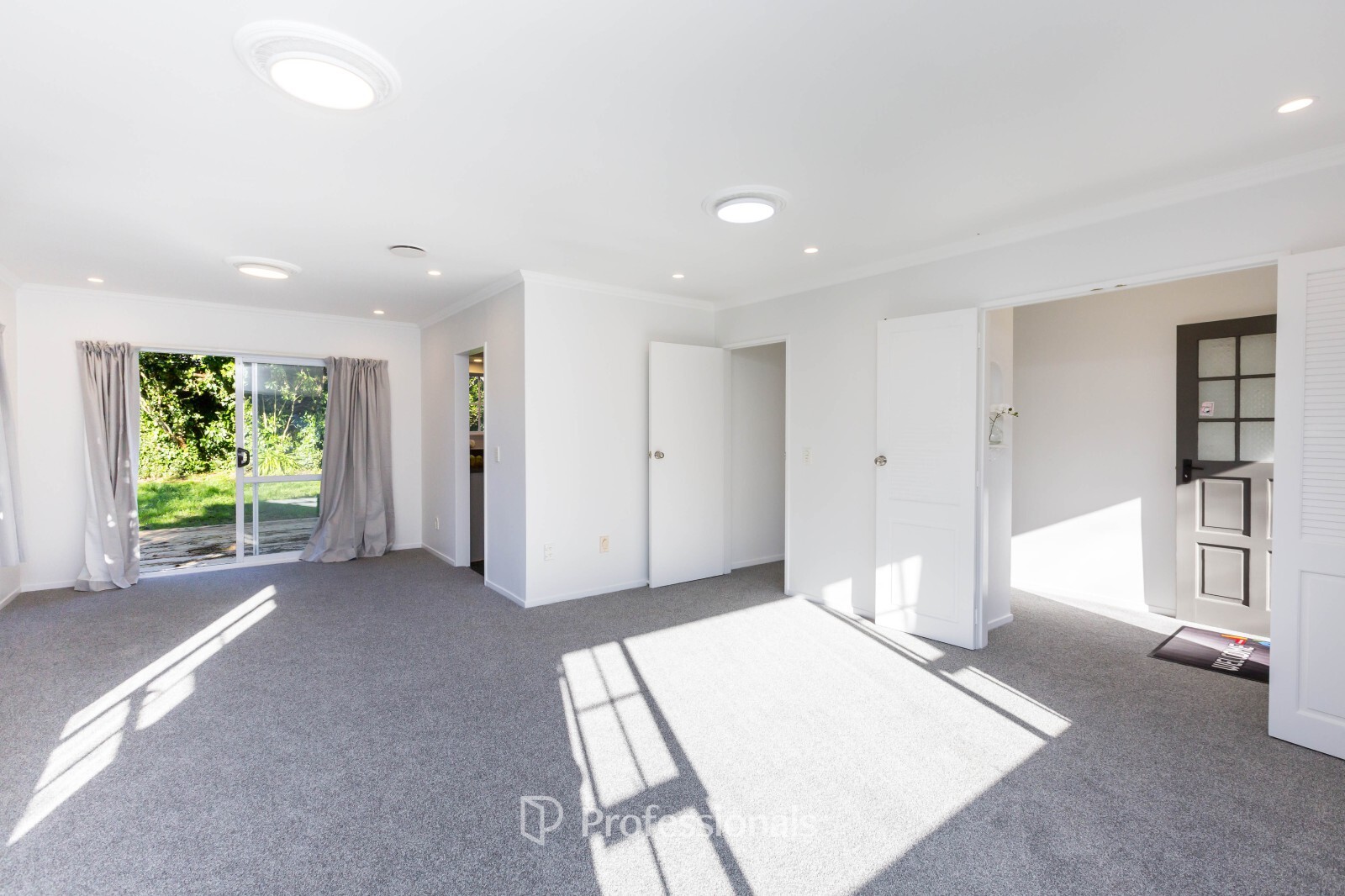 Photo 2 of 76 Gemstone Drive, Birchville, Upper Hutt