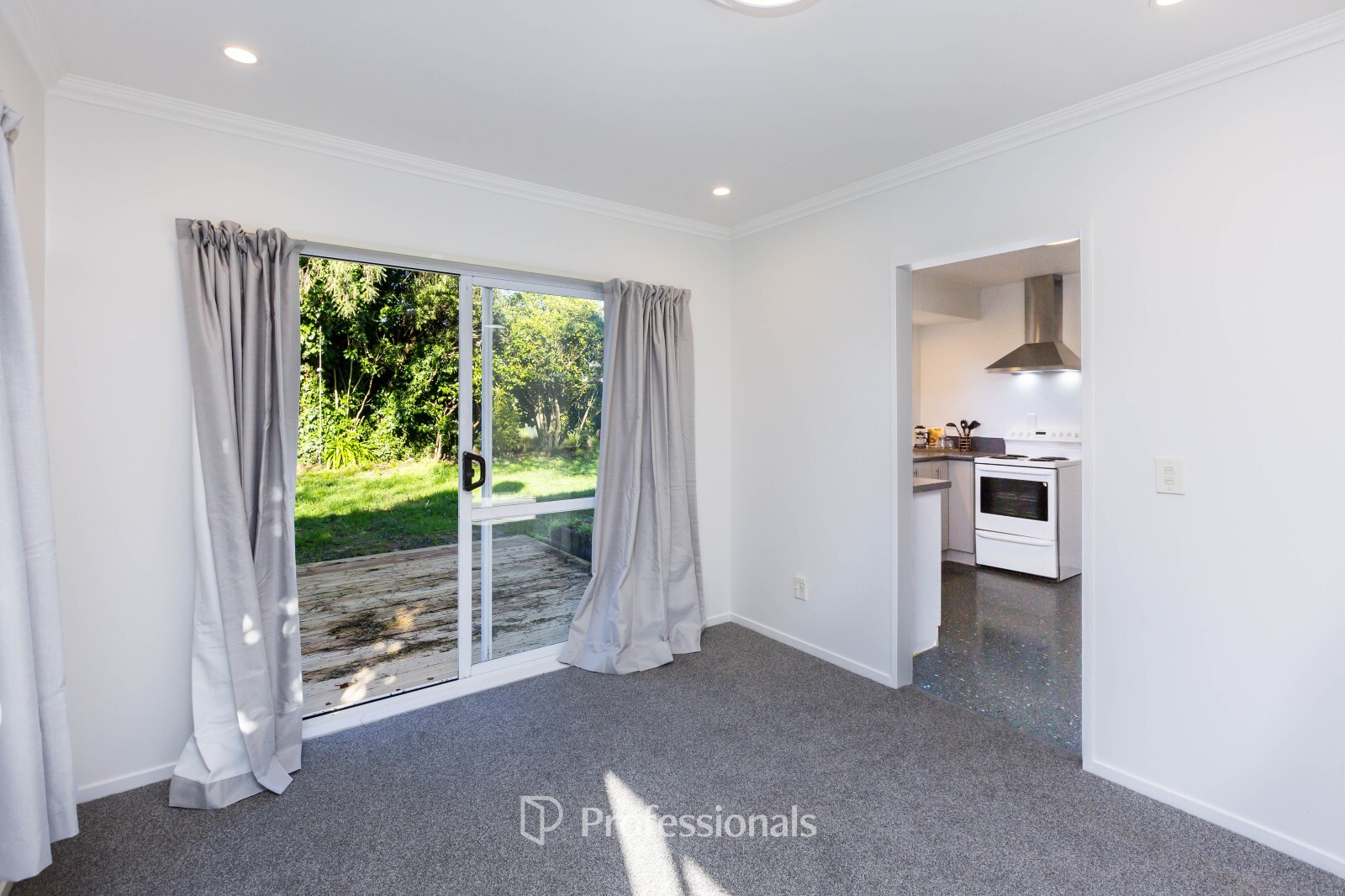 Photo 6 of 76 Gemstone Drive, Birchville, Upper Hutt