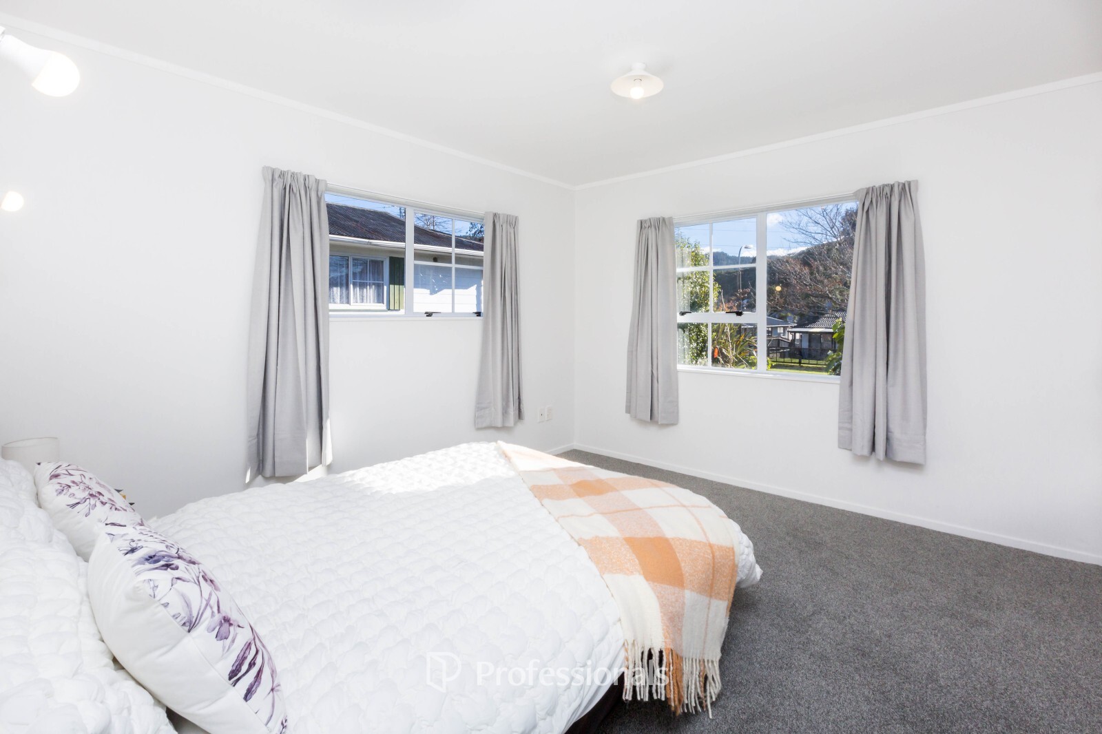 Photo 9 of 76 Gemstone Drive, Birchville, Upper Hutt