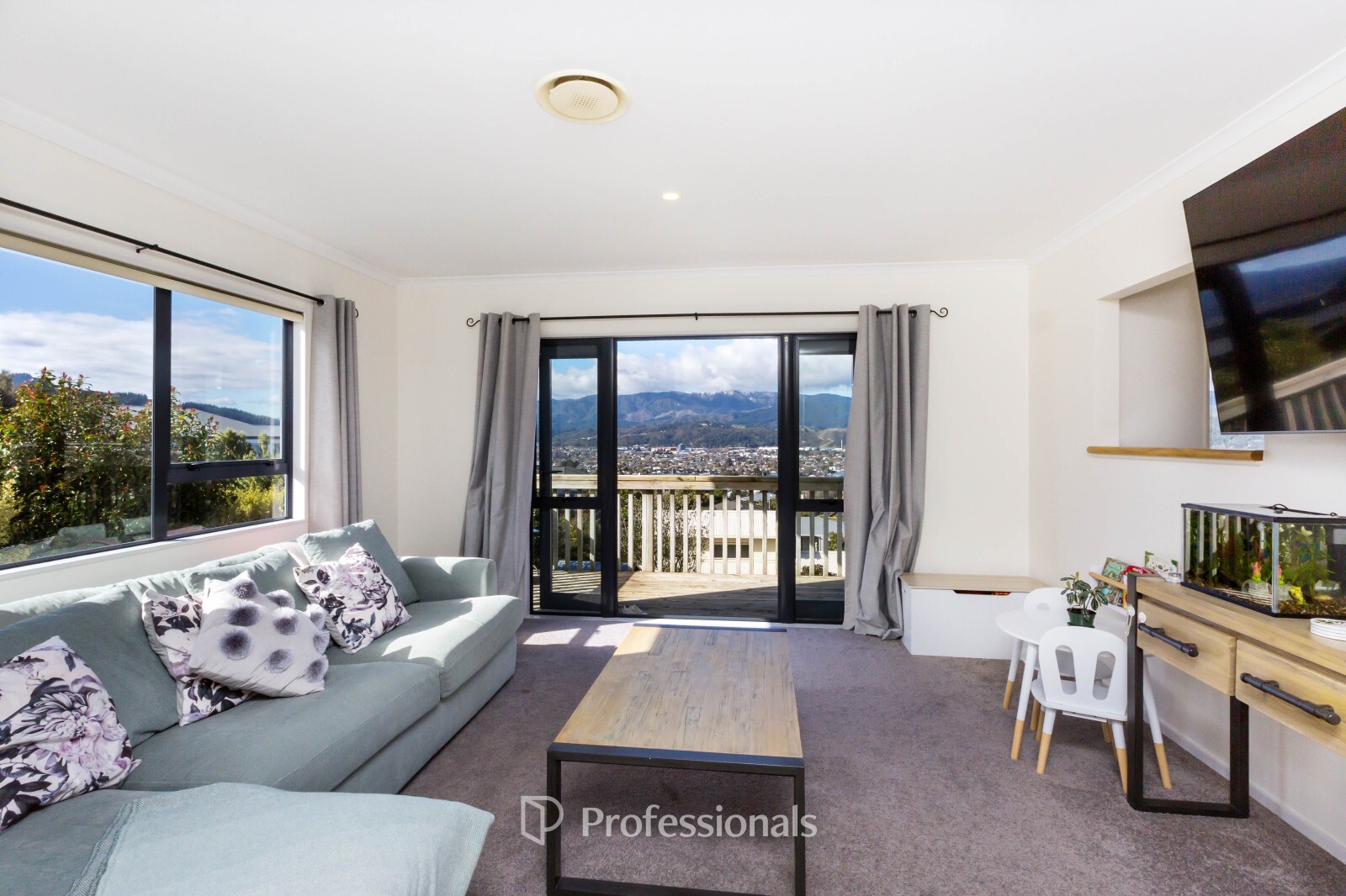 Photo 3 of 28 Kirton Drive, Riverstone Terraces, Upper Hutt