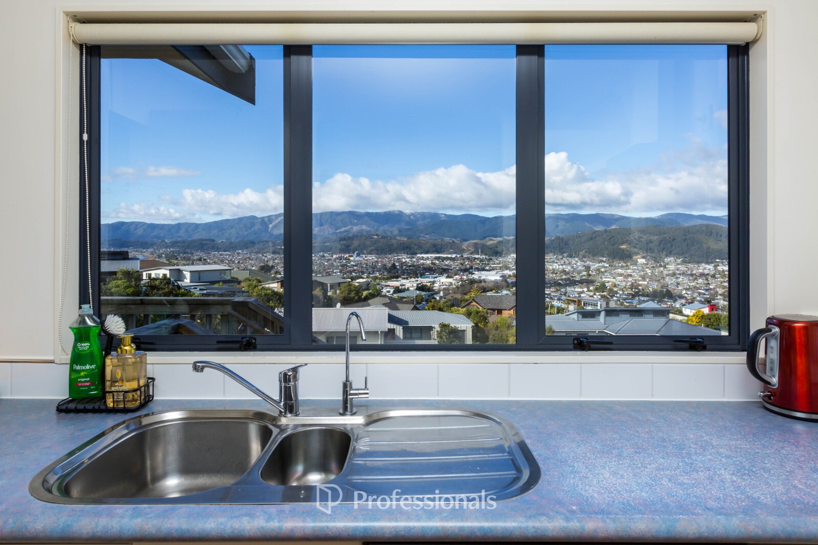 Photo 7 of 28 Kirton Drive, Riverstone Terraces, Upper Hutt