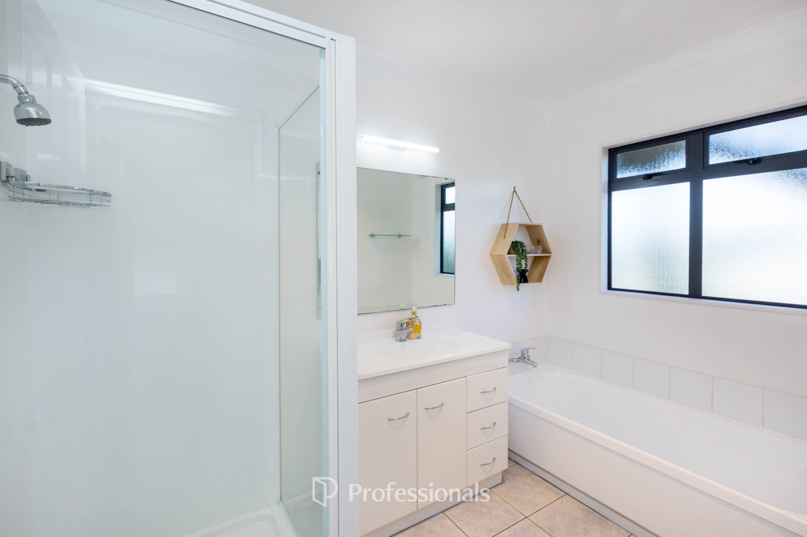 Photo 18 of 28 Kirton Drive, Riverstone Terraces, Upper Hutt